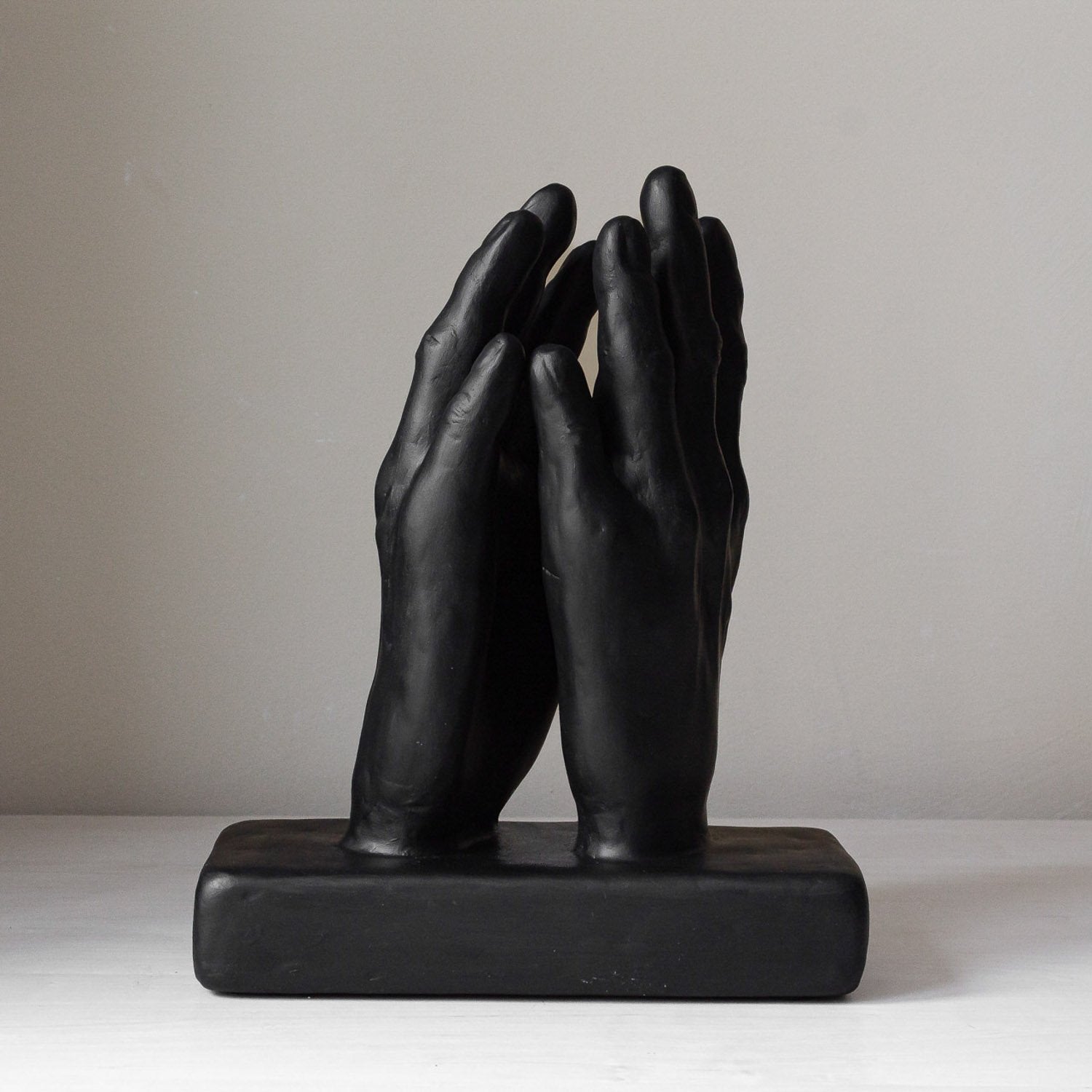 HEALING HANDS – Clay sculpture
