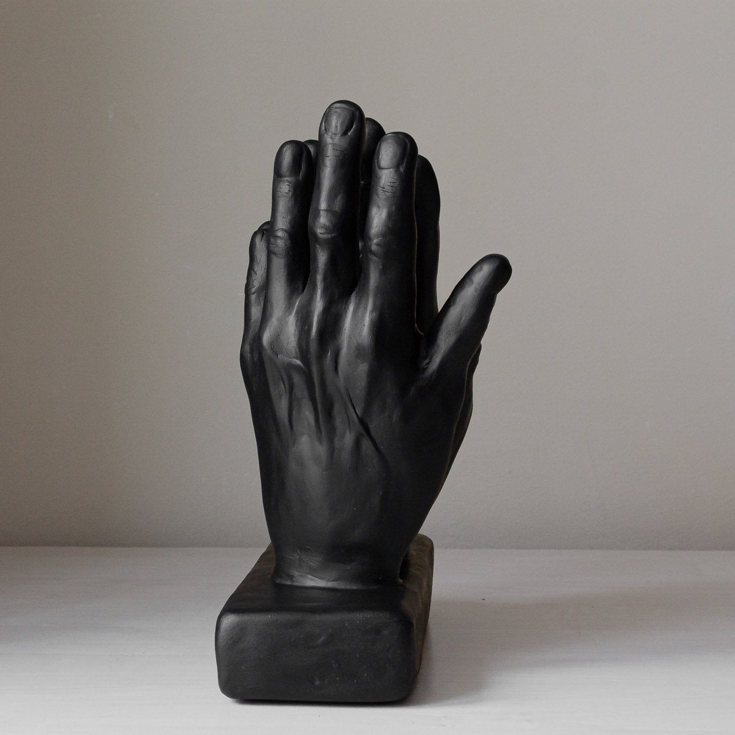 HEALING HANDS – Clay sculpture
