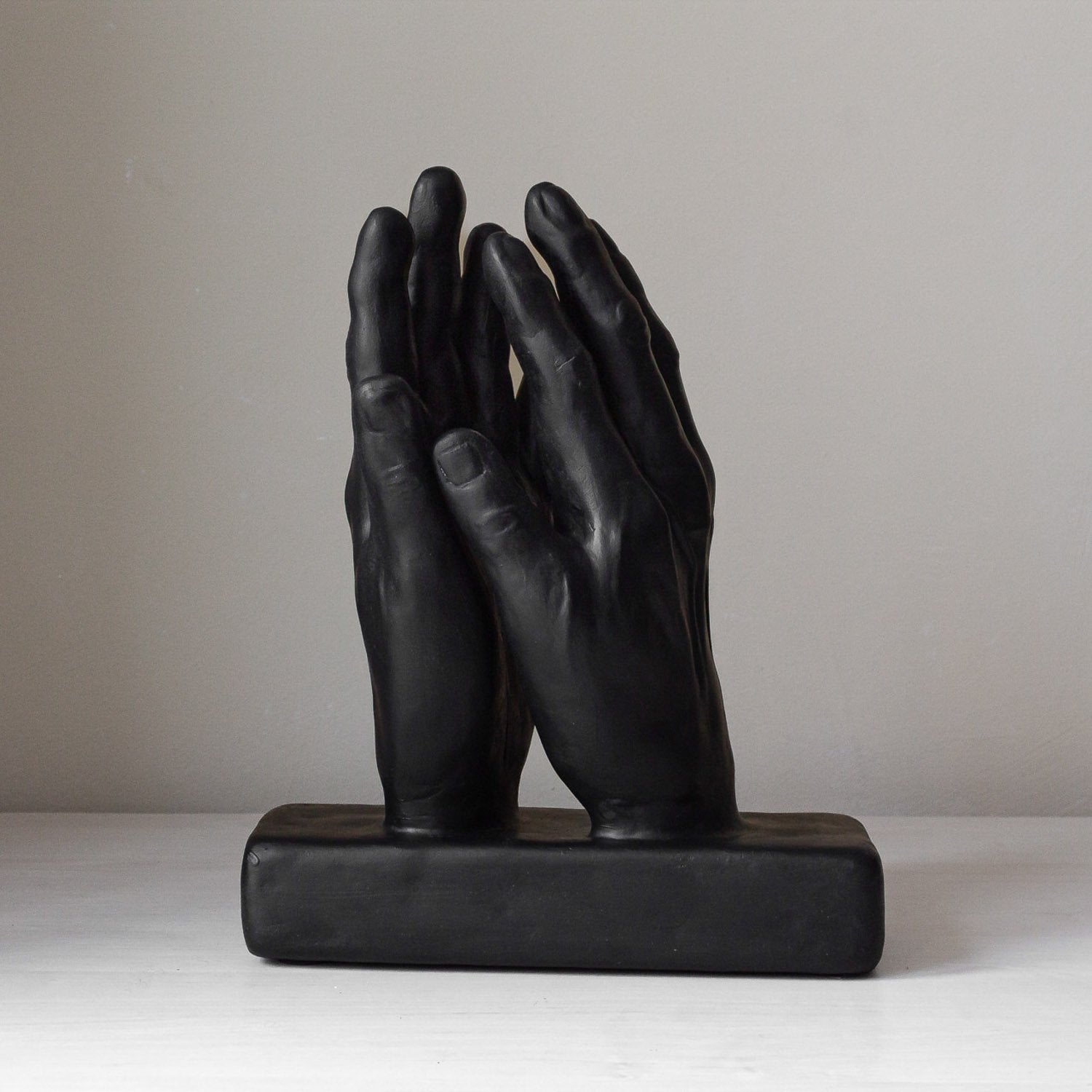 HEALING HANDS – Clay sculpture
