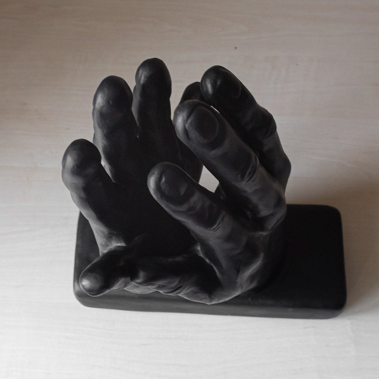 HEALING HANDS – Clay sculpture