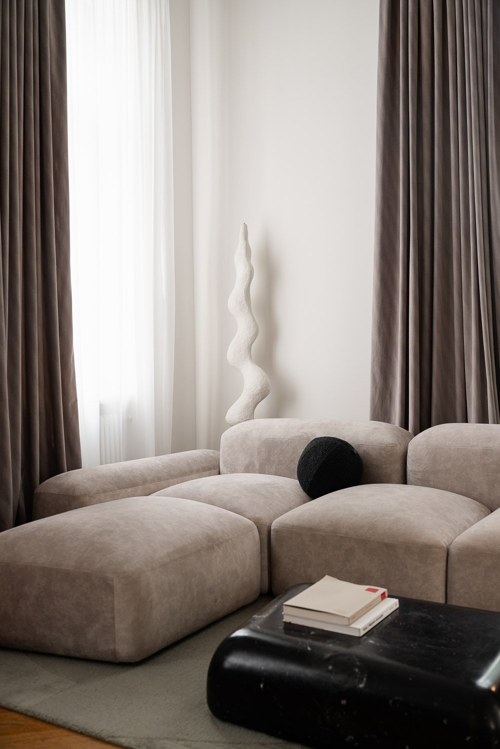 UNDA - Sculpture @Iconist Showroom